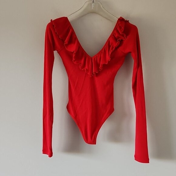 ARITZIA | Wilfred Danette ruffle knit bodysuit red sz XXS - Picture 5 of 7